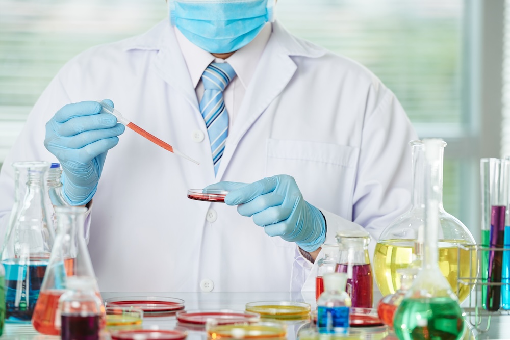 a person preforming a drug screening